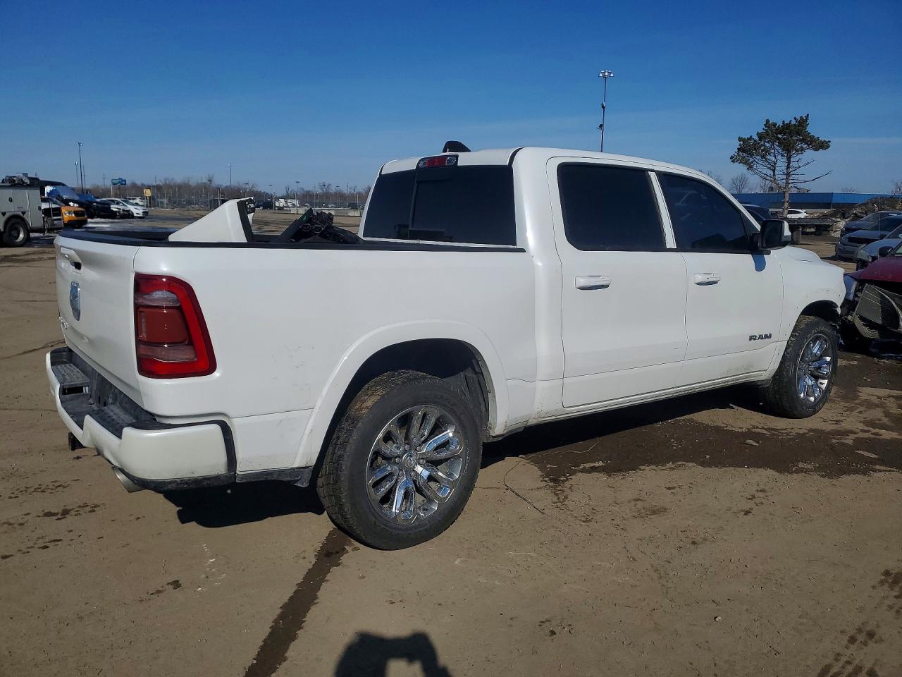 2019 RAM 1500 LARAMIE photo 5