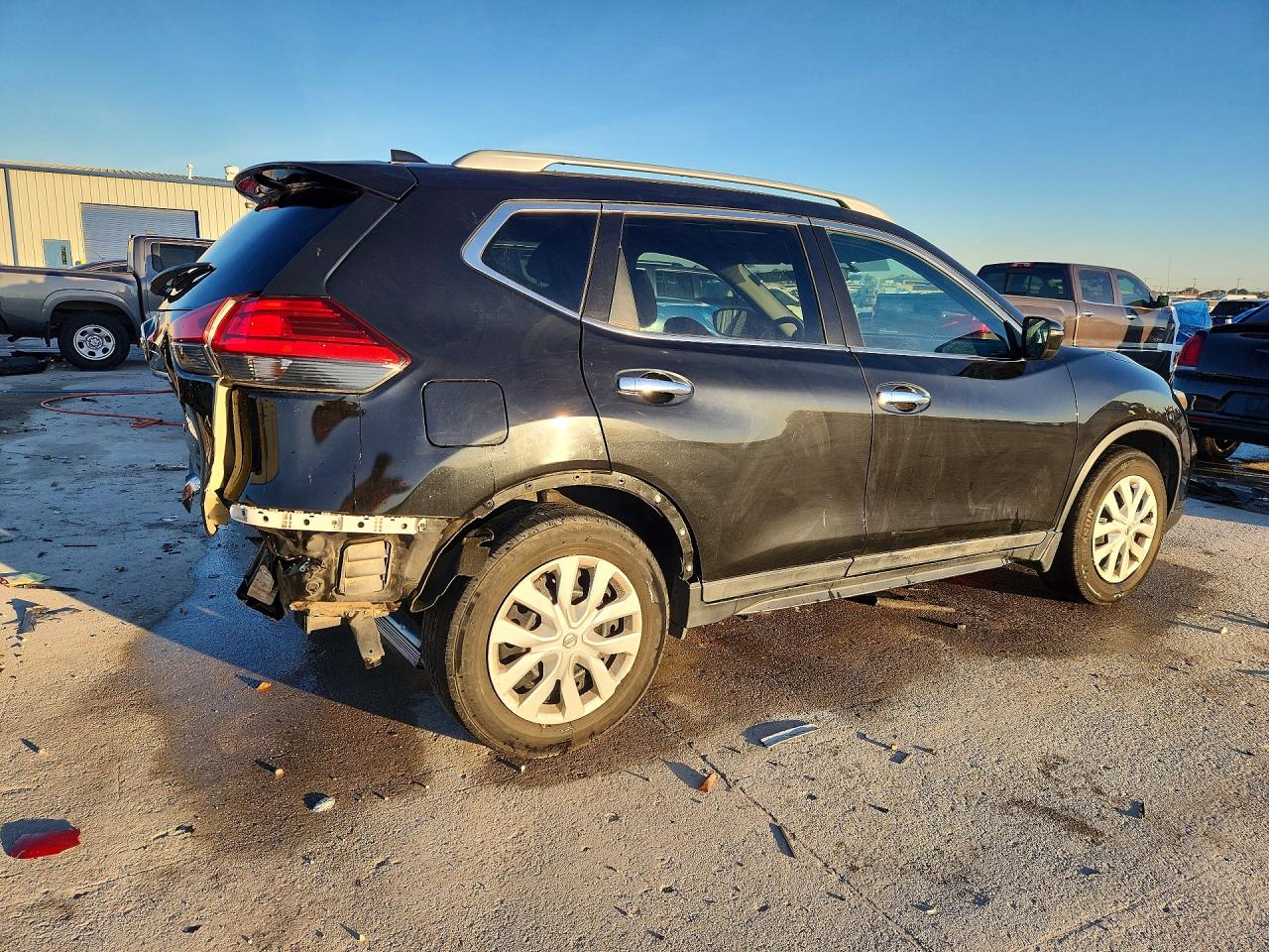 2017 NISSAN ROGUE S photo 5