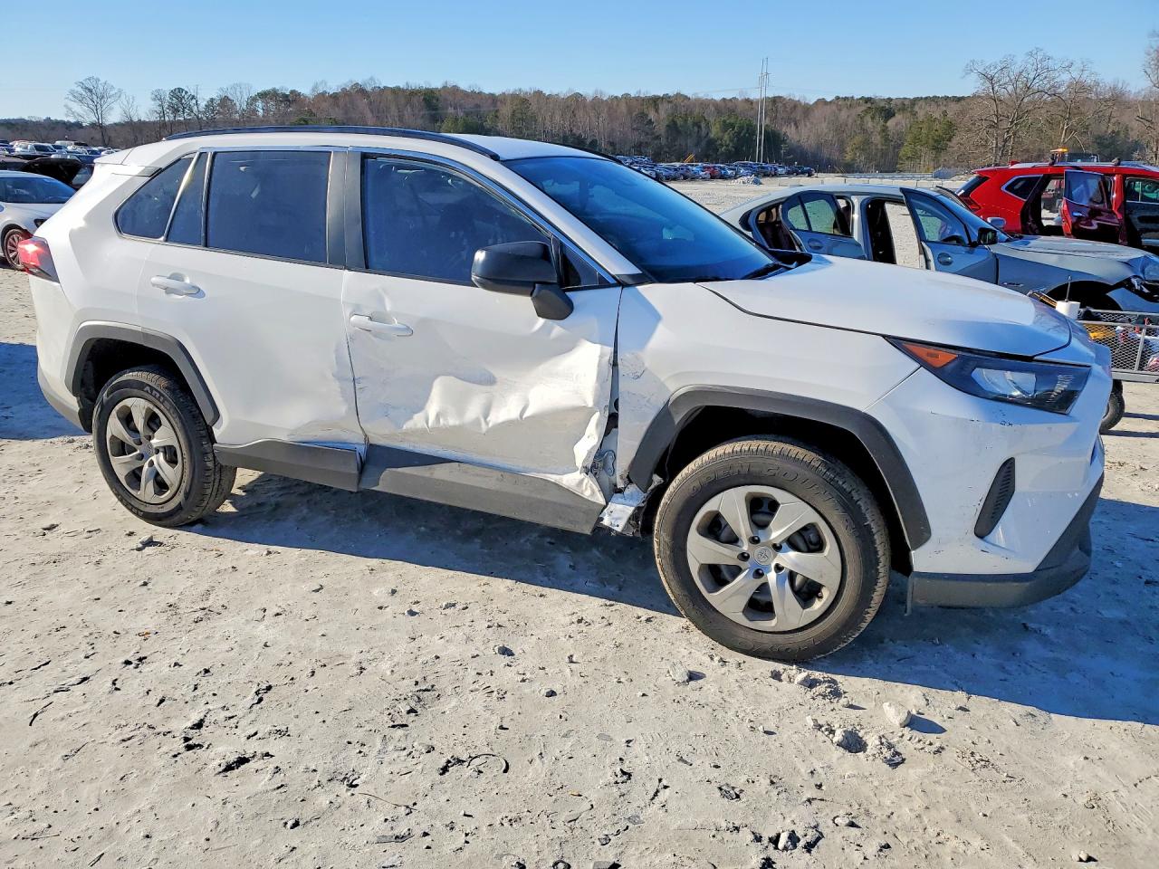 2021 TOYOTA RAV4 LE photo 4