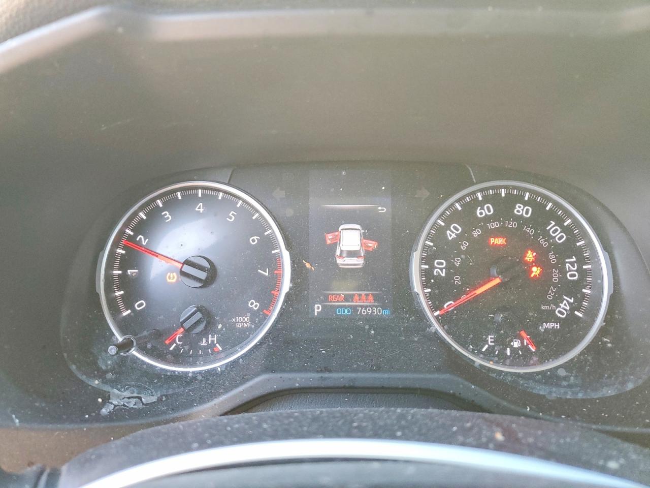 2021 TOYOTA RAV4 LE photo 9