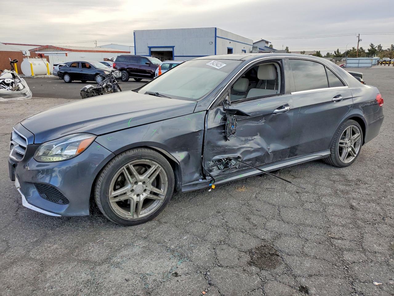 2014 MERCEDES-BENZ E