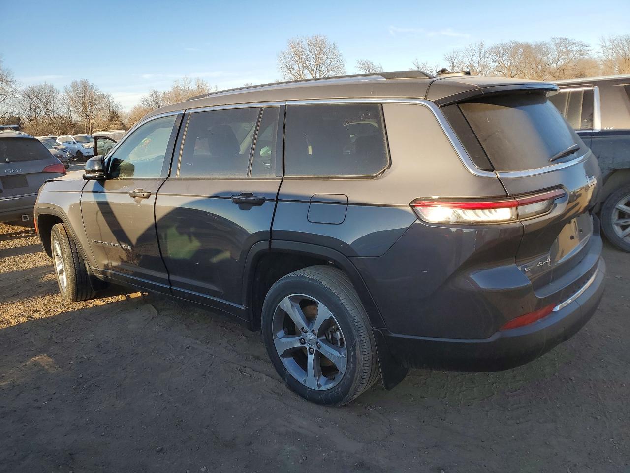 2023 JEEP GRAND CHEROKEE L LIMITED photo 3