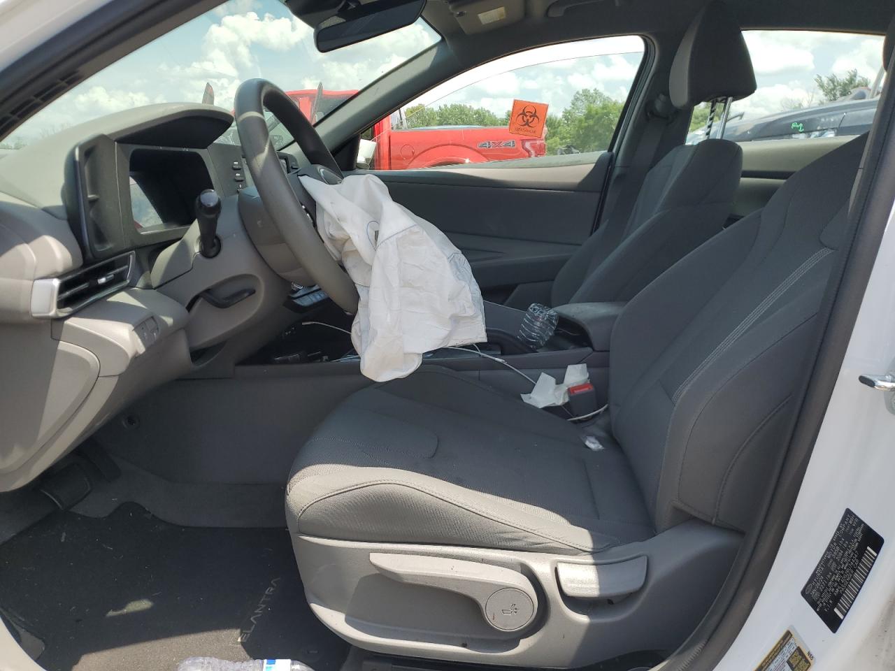 2024 HYUNDAI ELANTRA SE photo 13