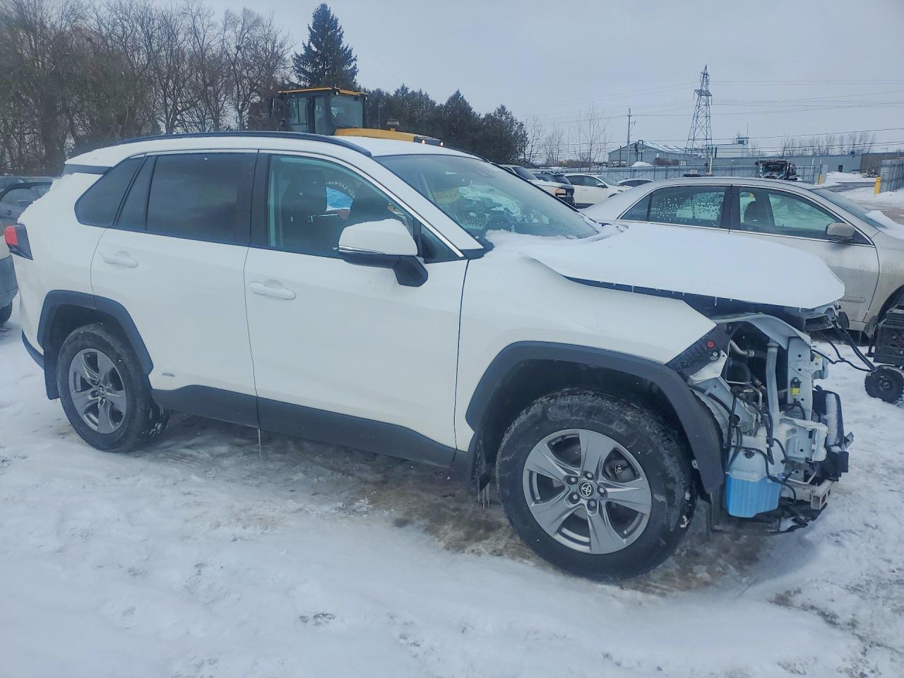 2024 TOYOTA RAV4 LE photo 4