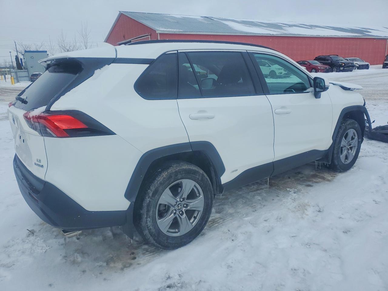 2024 TOYOTA RAV4 LE photo 3