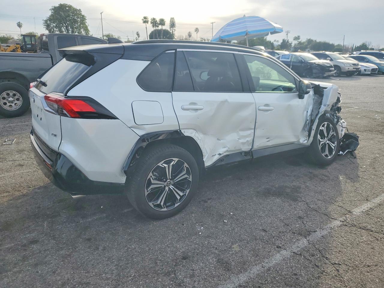 2024 TOYOTA RAV4 PRIME XSE photo 3