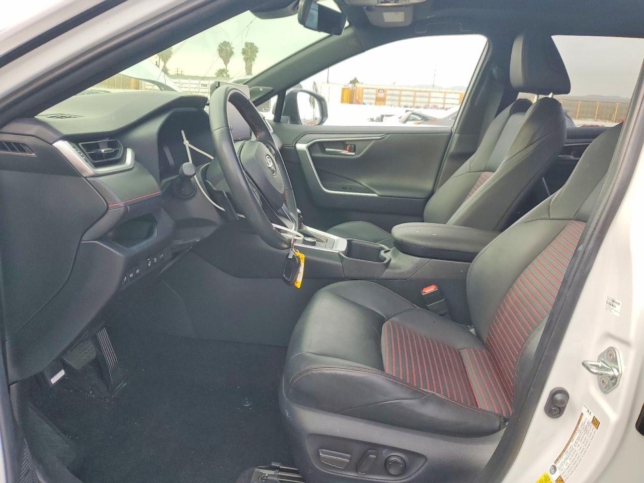 2024 TOYOTA RAV4 PRIME XSE photo 7