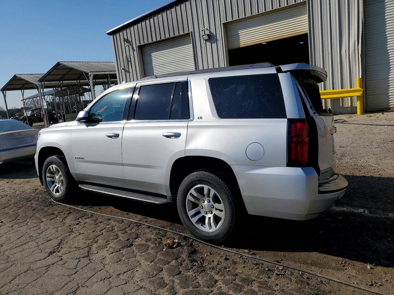 2016 CHEVROLET TAHOE K1500 LS photo 2