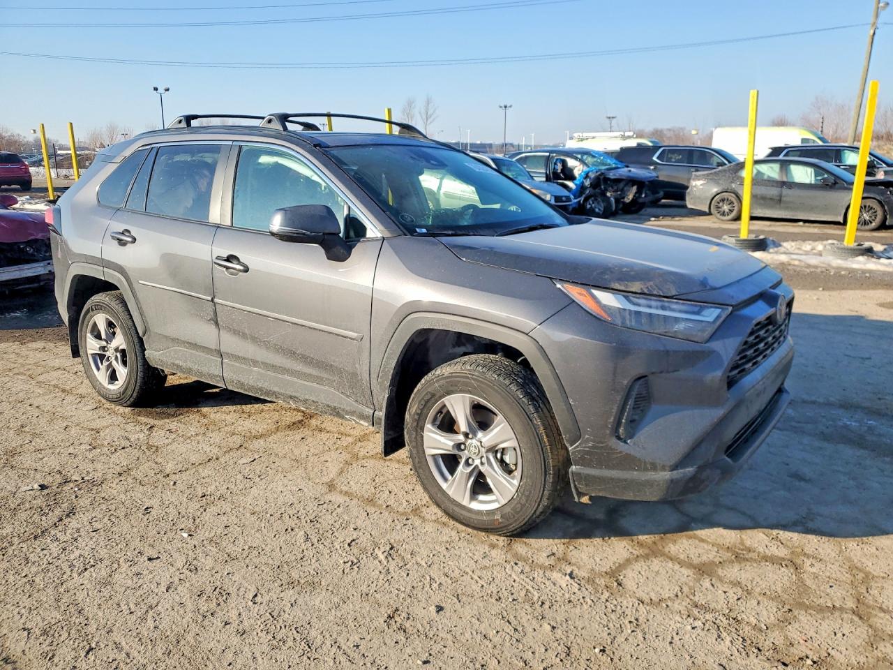 2025 TOYOTA RAV4 XLE photo 4