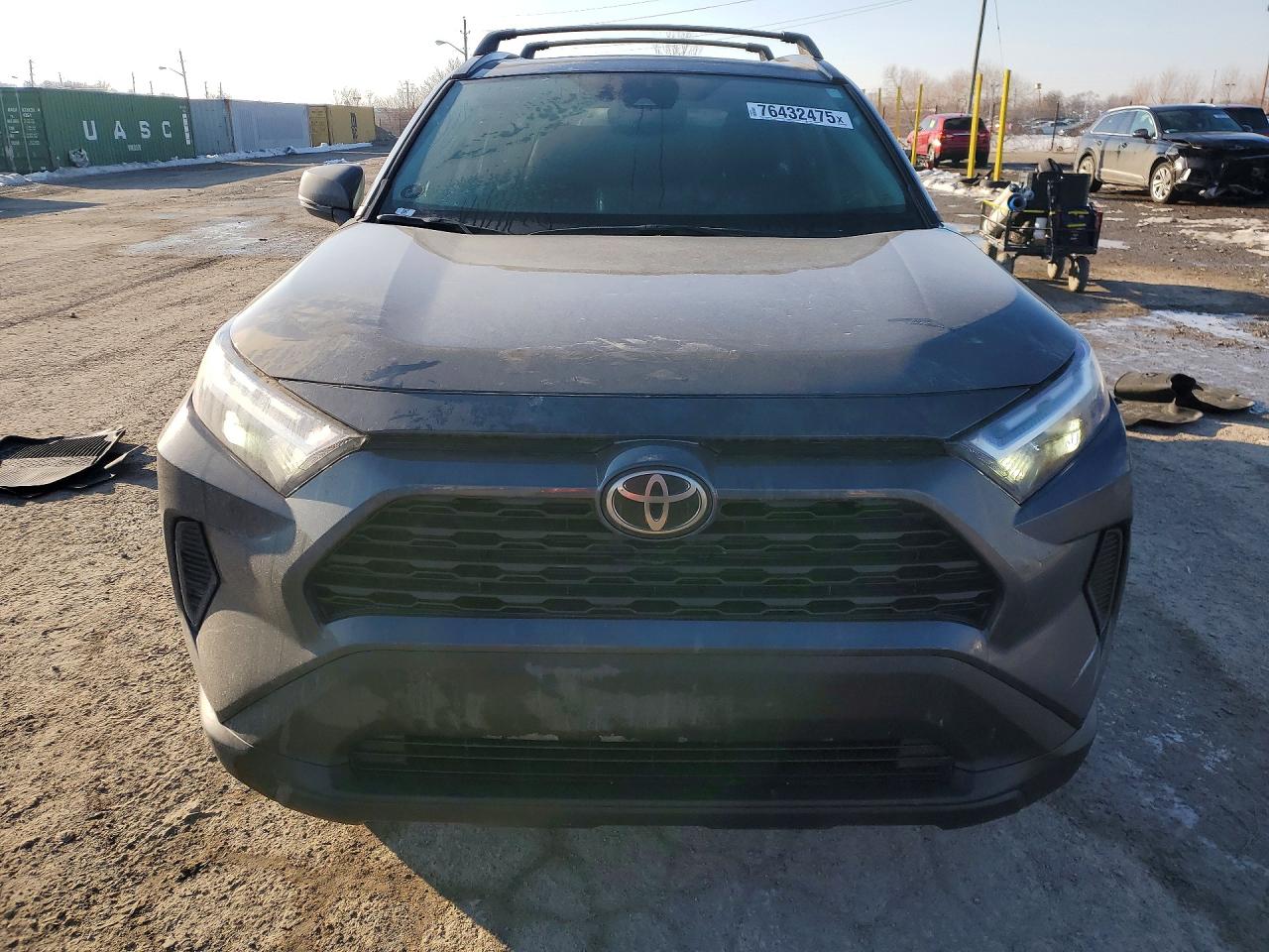 2025 TOYOTA RAV4 XLE photo 5
