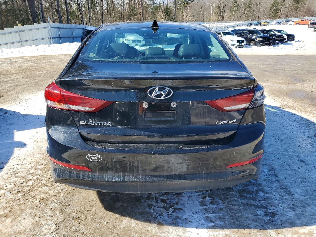 2017 HYUNDAI ELANTRA SE photo 6