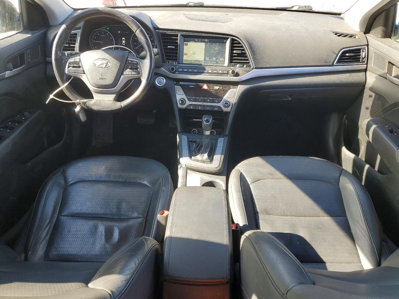 2017 HYUNDAI ELANTRA SE photo 8