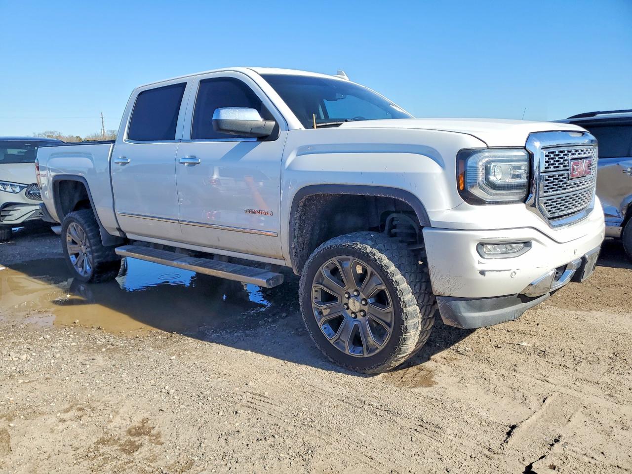2017 GMC SIERRA C1500 DENALI photo 4