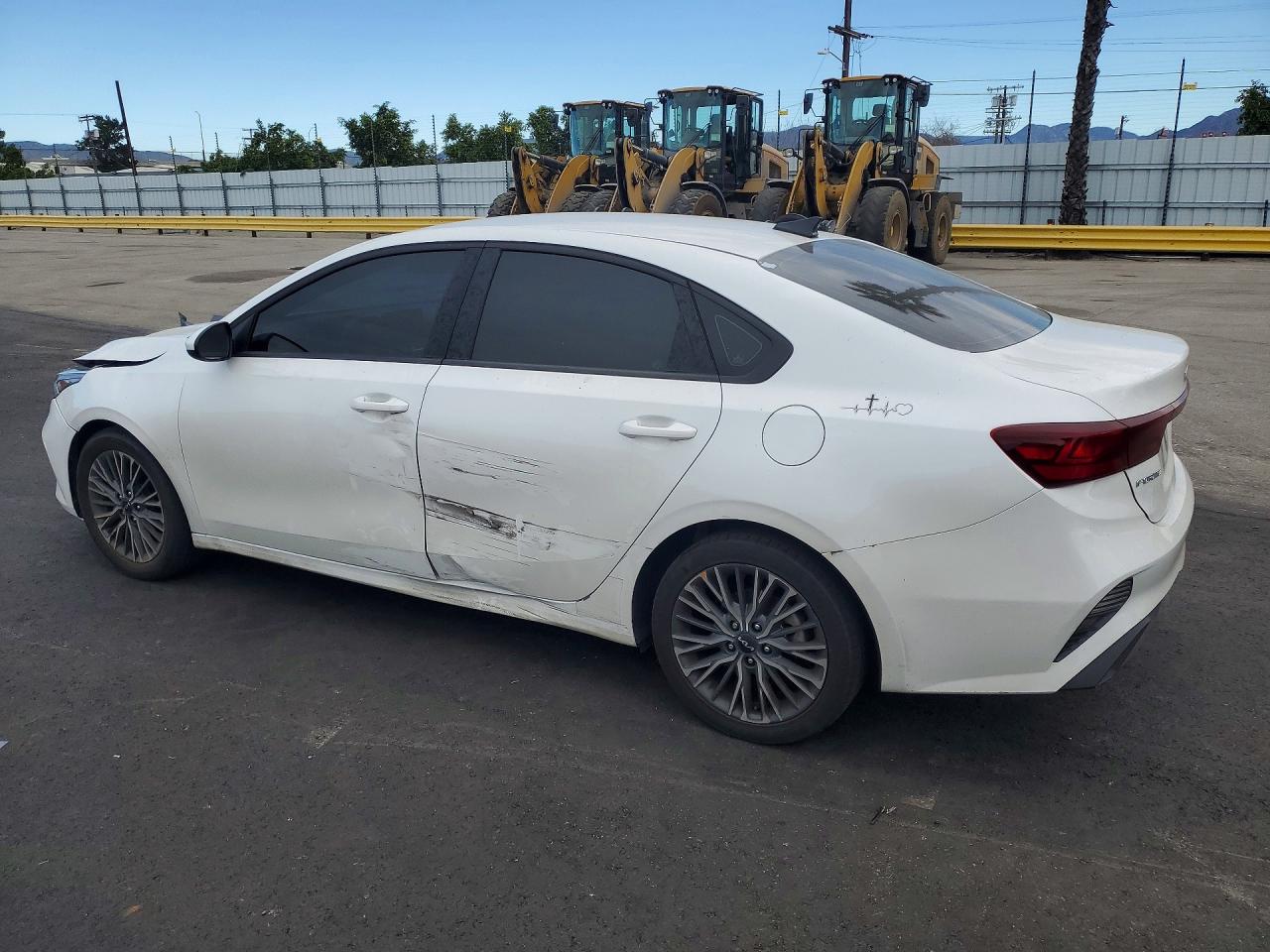 2024 KIA FORTE LXS photo 3