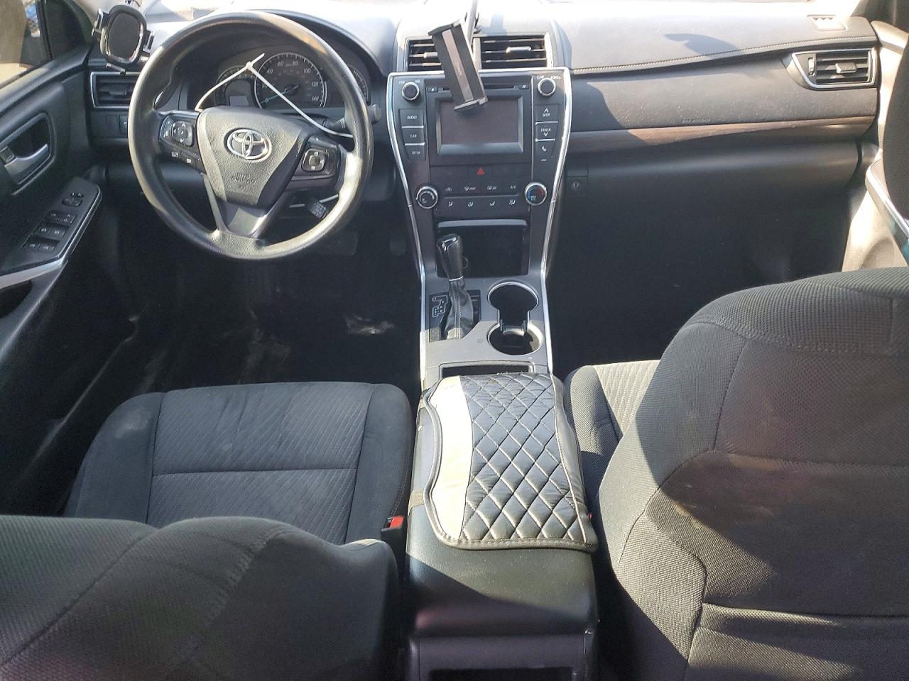 2015 TOYOTA CAMRY LE photo 8
