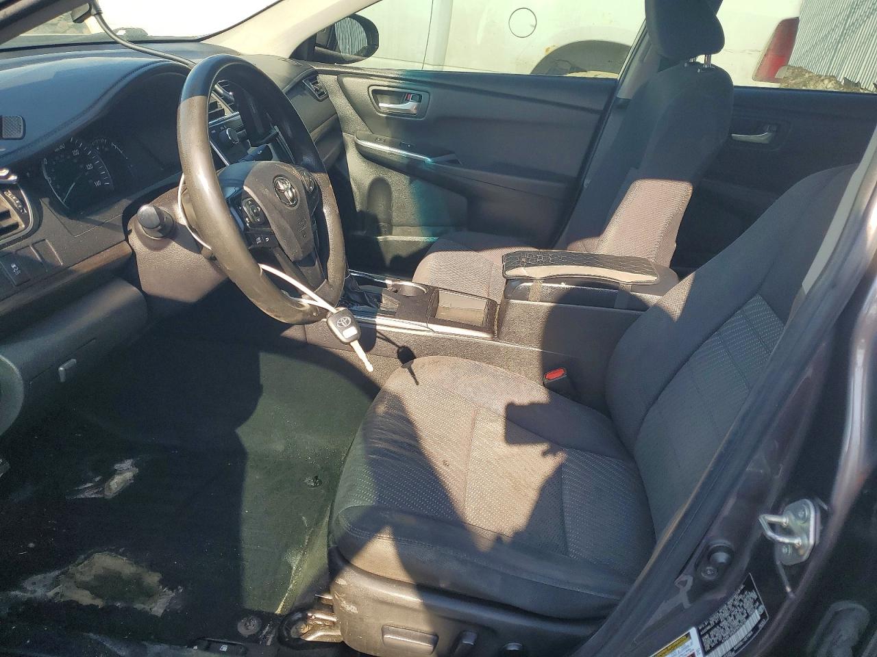 2015 TOYOTA CAMRY LE photo 7