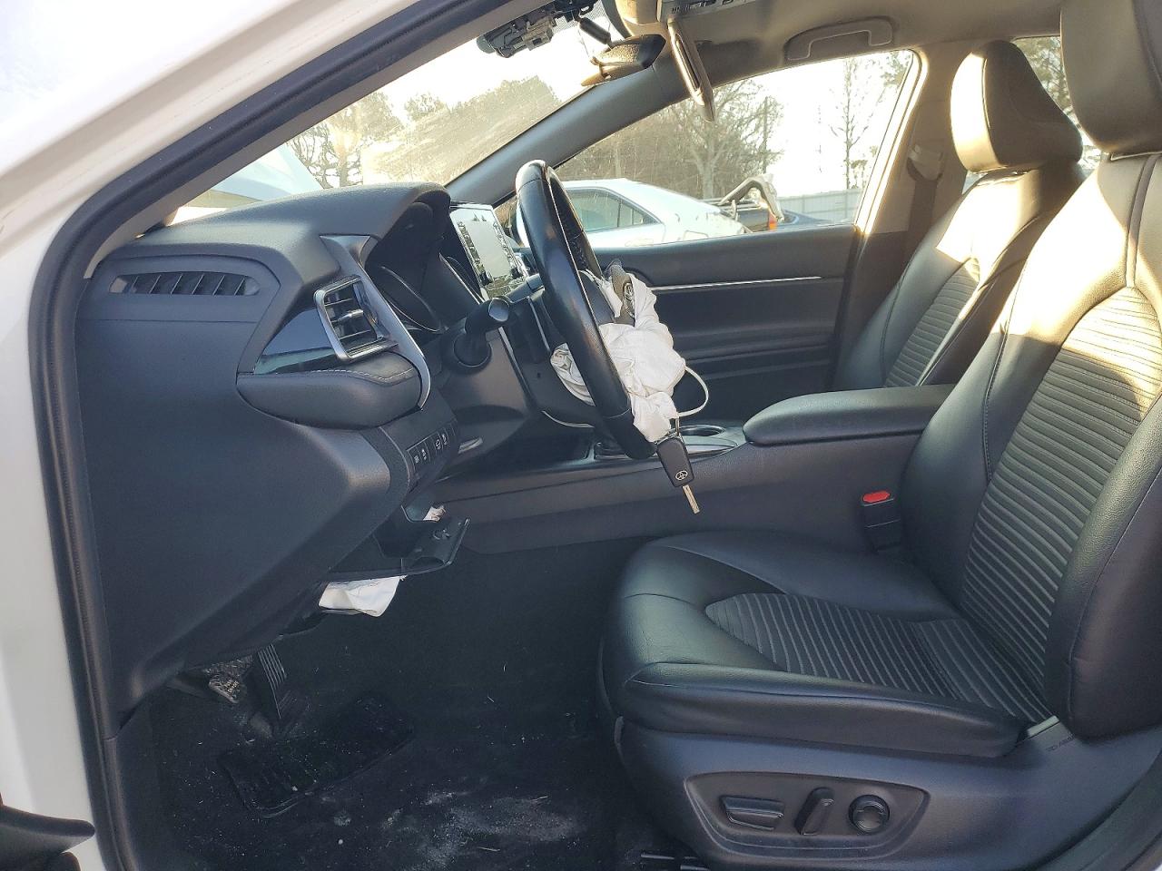 2021 TOYOTA CAMRY SE photo 7