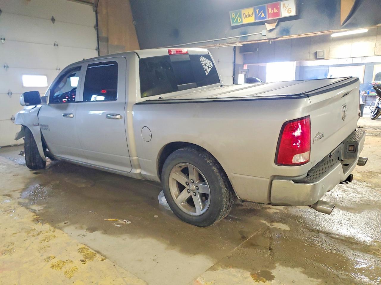 2017 RAM 1500 SLT photo 4