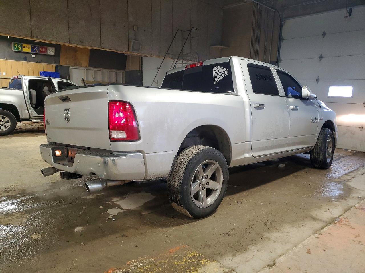 2017 RAM 1500 SLT photo 7
