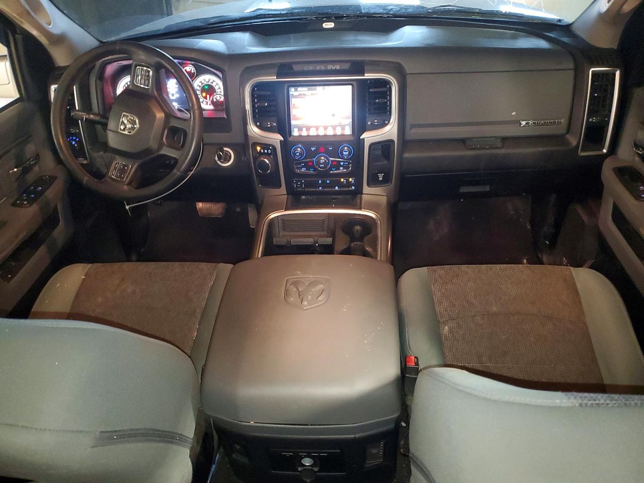 2017 RAM 1500 SLT photo 22