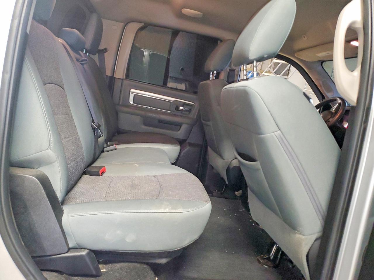 2017 RAM 1500 SLT photo 28