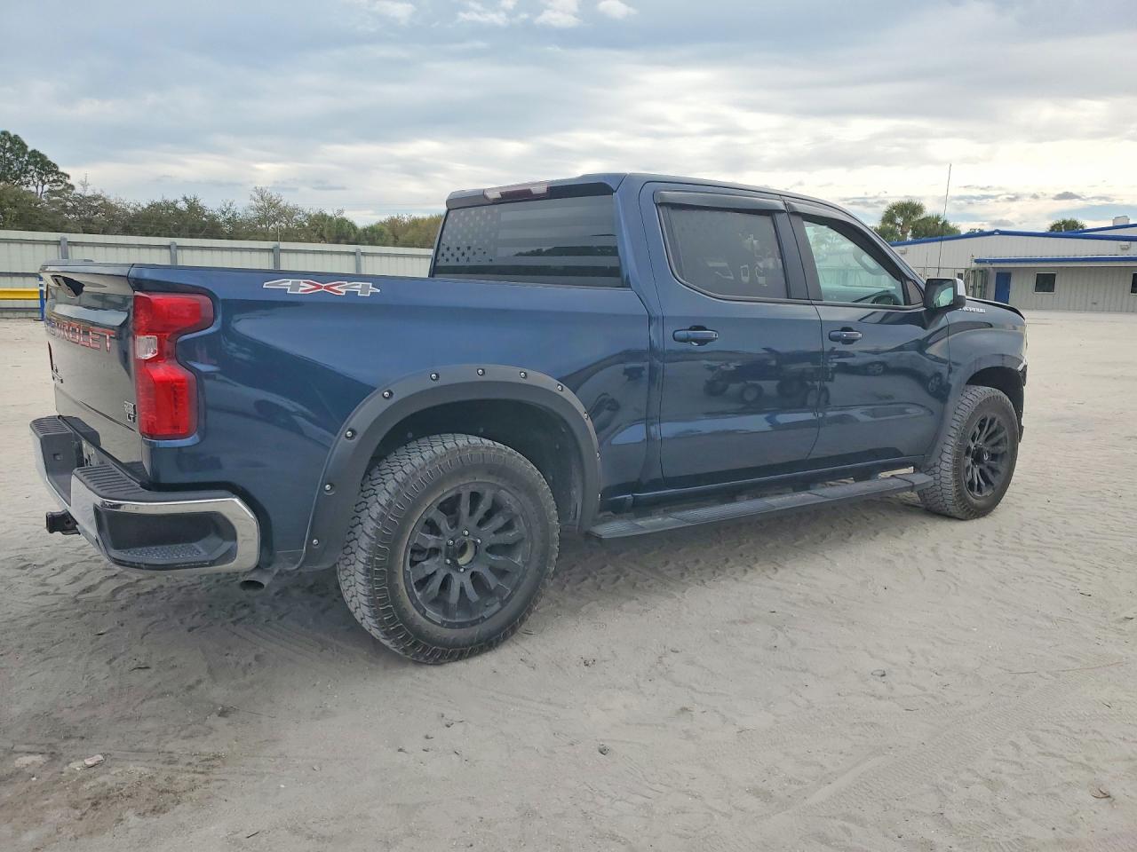 2021 CHEVROLET SILVERADO K1500 LT photo 5