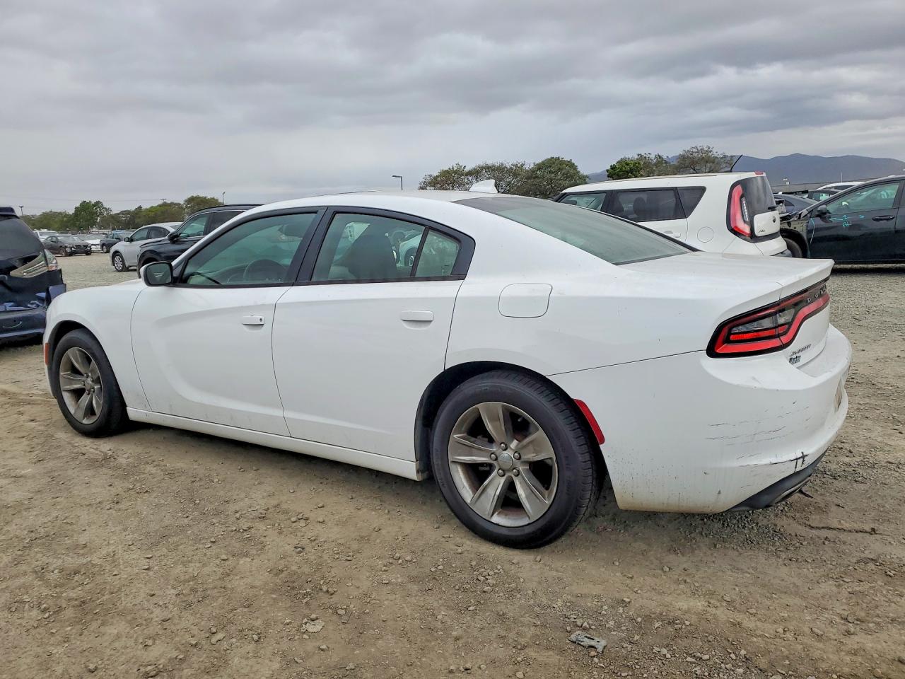 2015 DODGE CHARGER photo 3