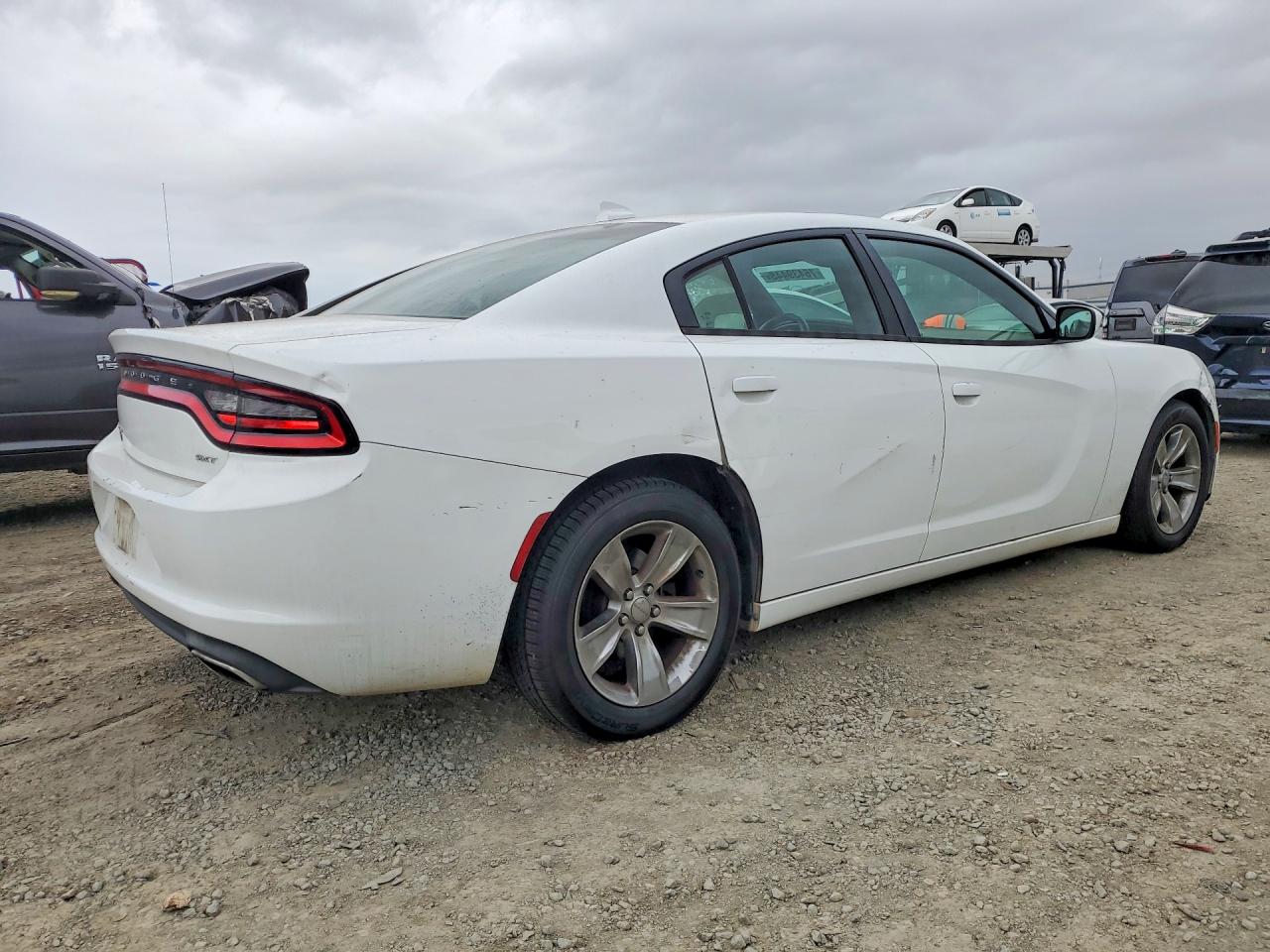 2015 DODGE CHARGER photo 5
