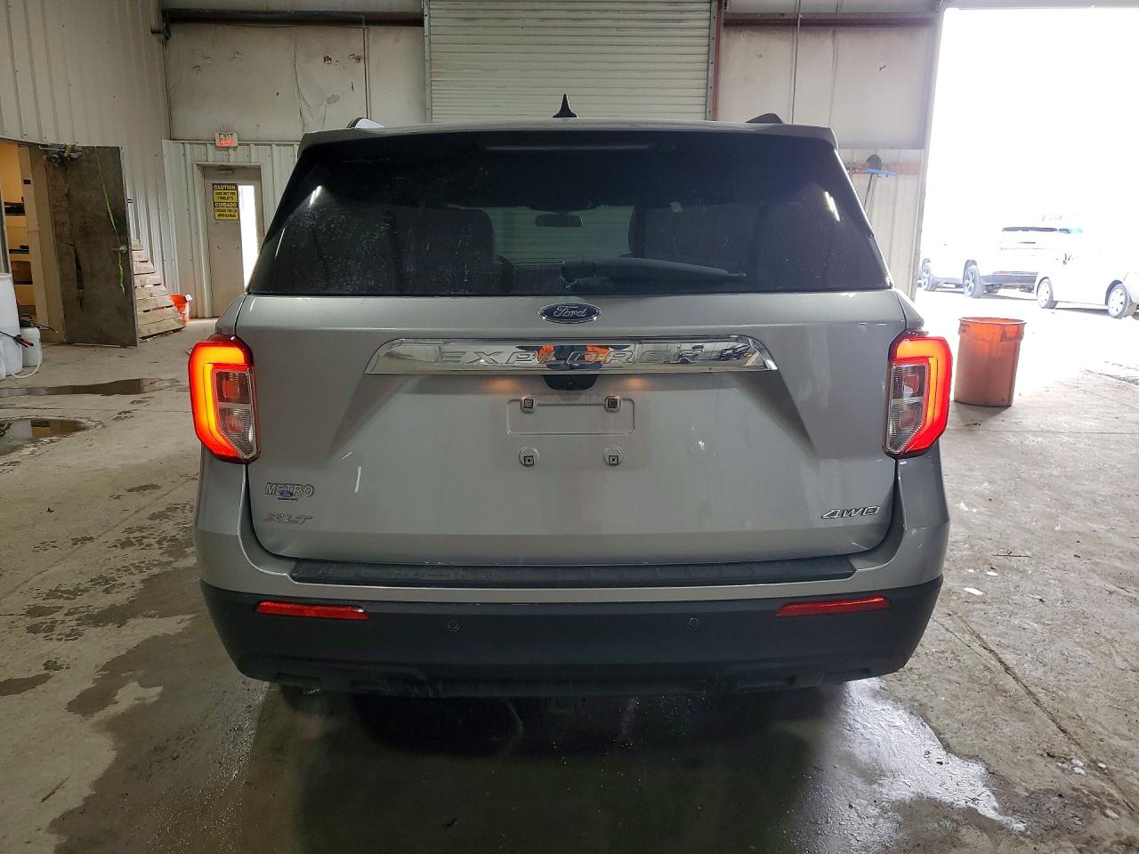 2021 FORD EXPLORER XLT photo 6