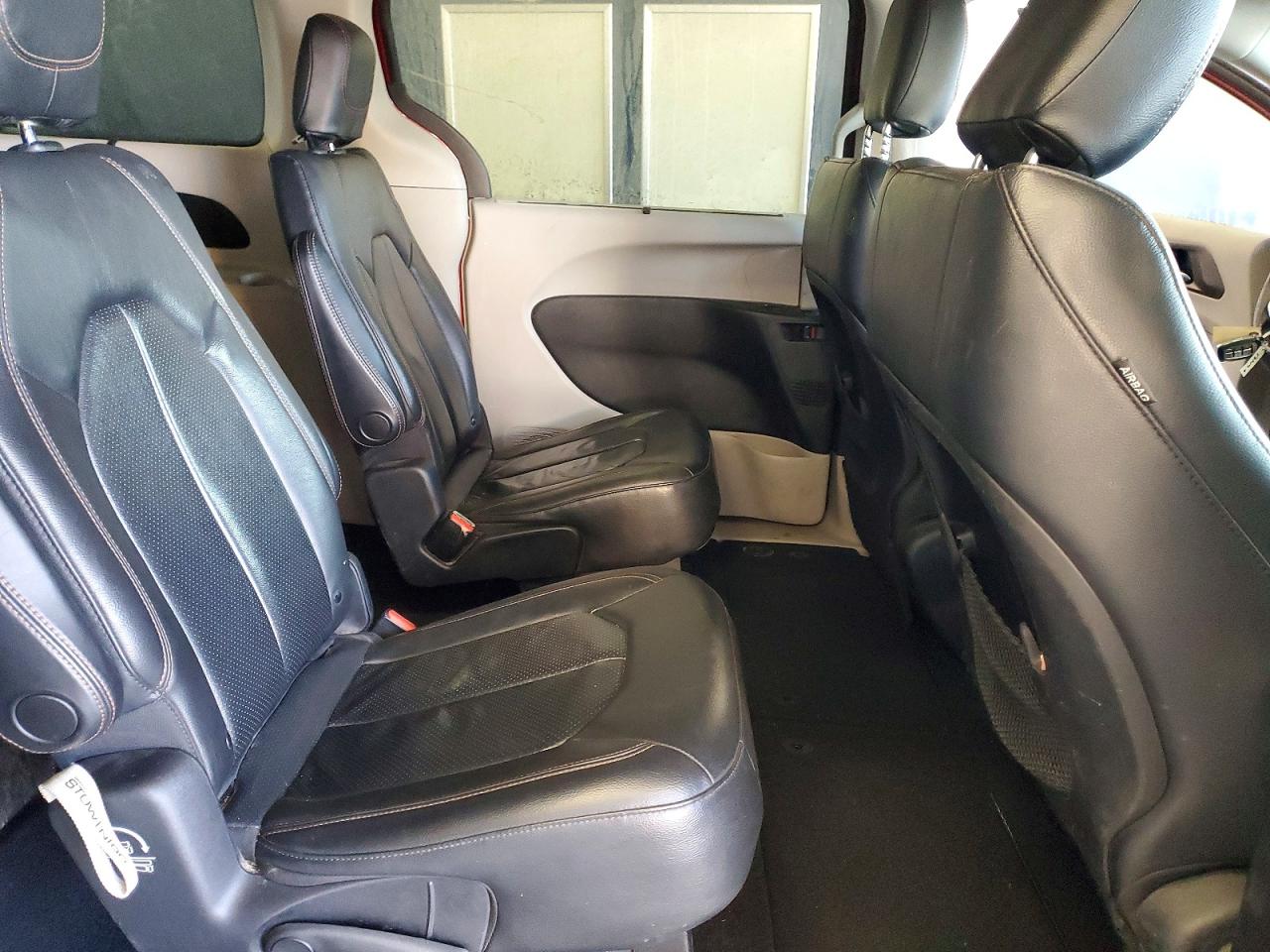 2019 CHRYSLER PACIFICA TOURING L photo 11
