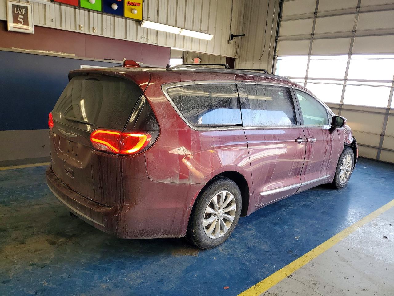 2019 CHRYSLER PACIFICA TOURING L photo 3