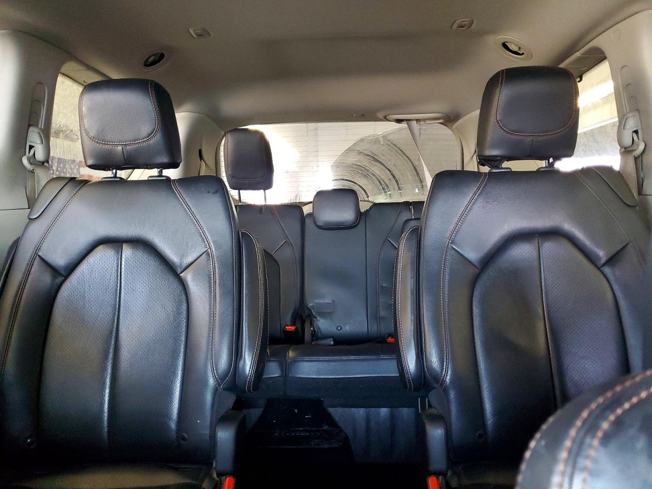 2019 CHRYSLER PACIFICA TOURING L photo 10