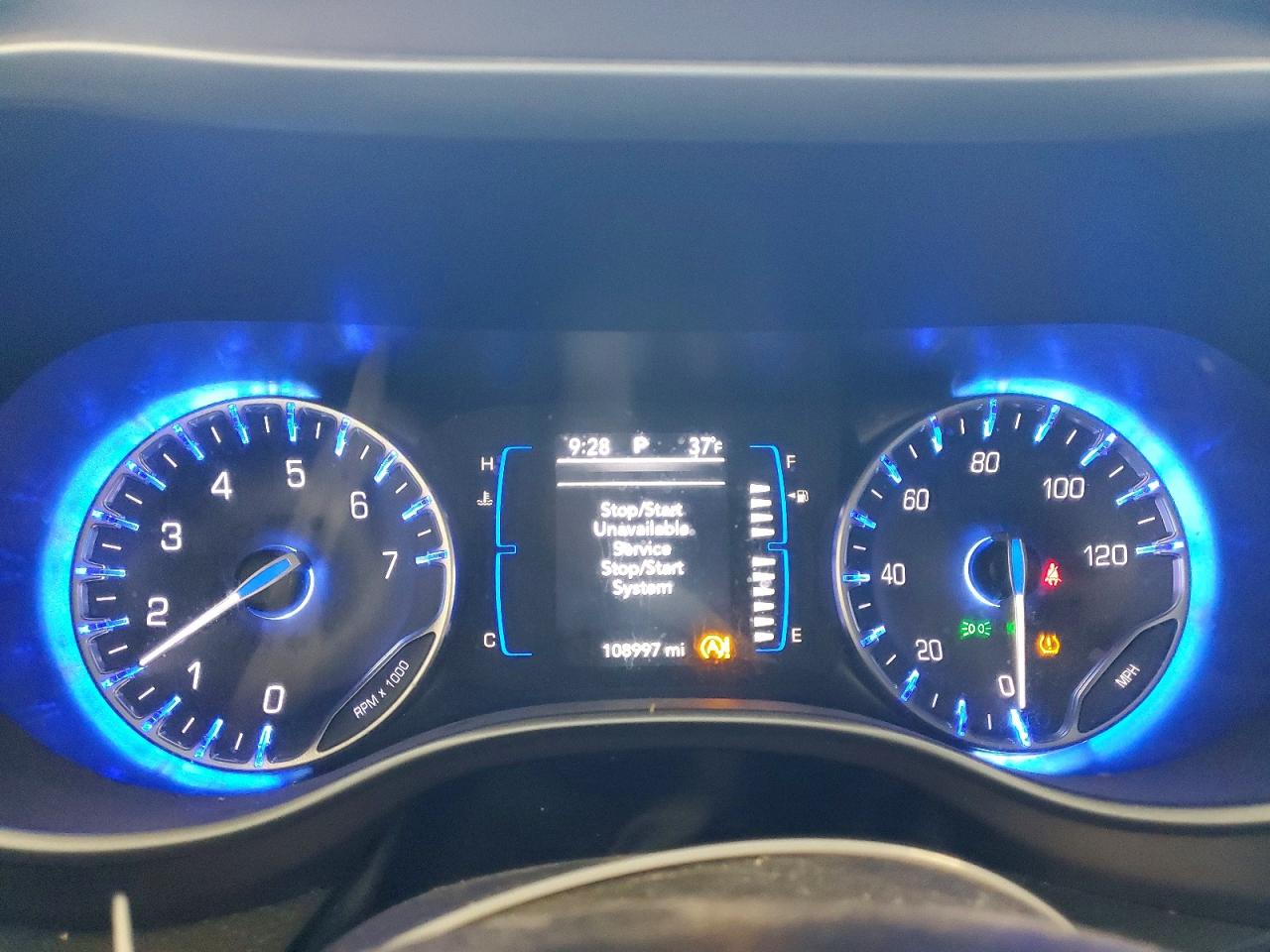 2019 CHRYSLER PACIFICA TOURING L photo 9