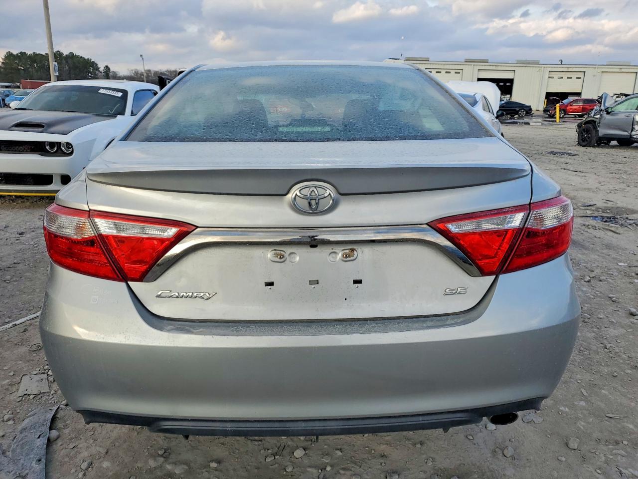 2016 TOYOTA CAMRY photo 11