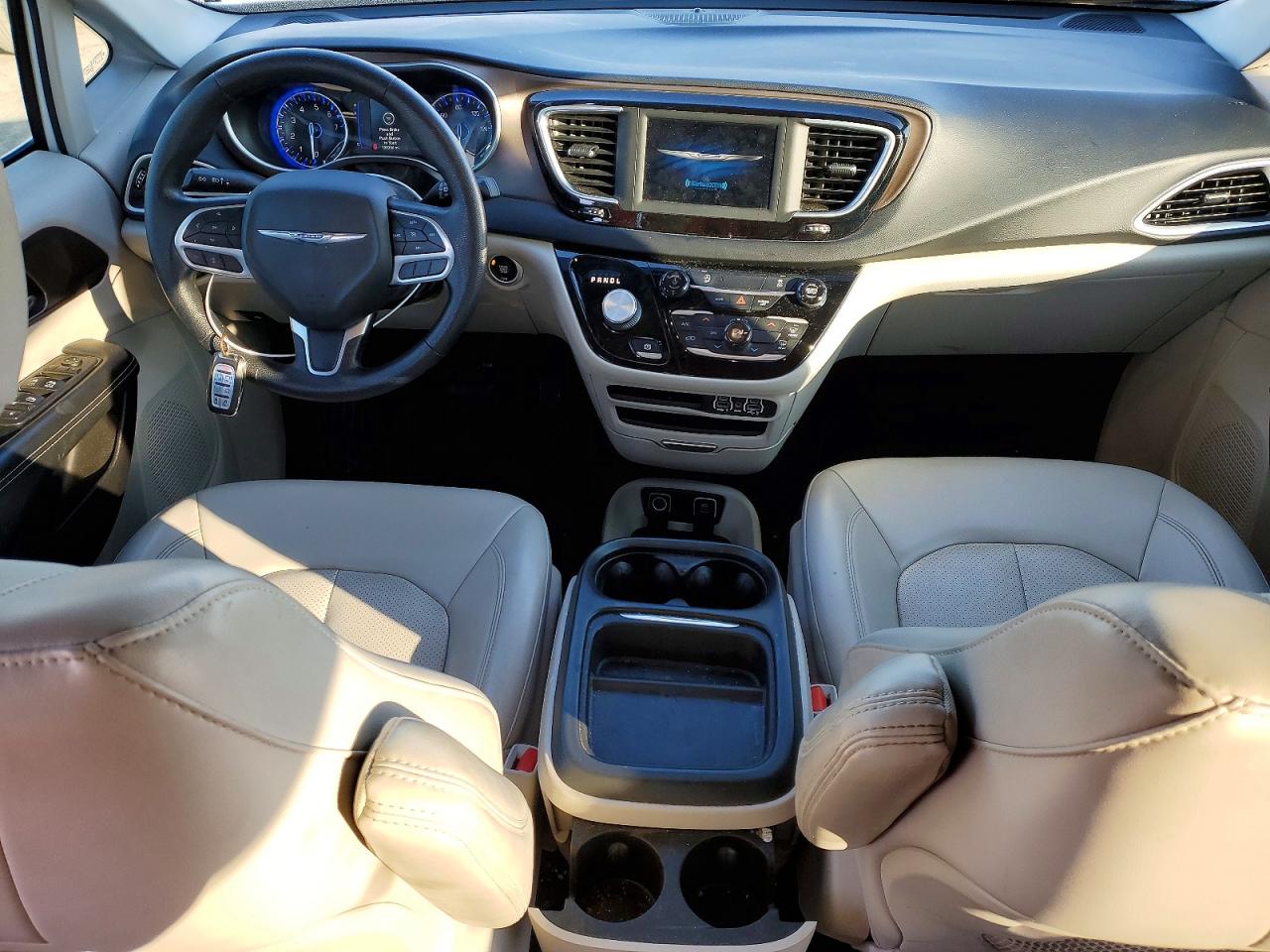 2021 CHRYSLER VOYAGER LXI photo 15