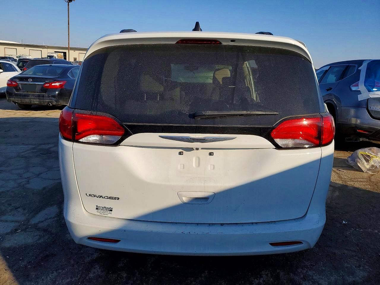 2021 CHRYSLER VOYAGER LXI photo 11