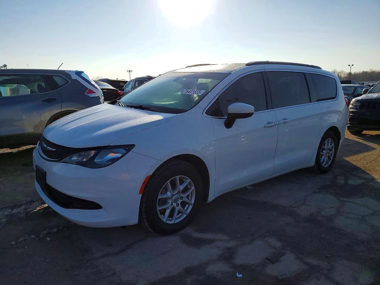 2021 CHRYSLER VOYAGER