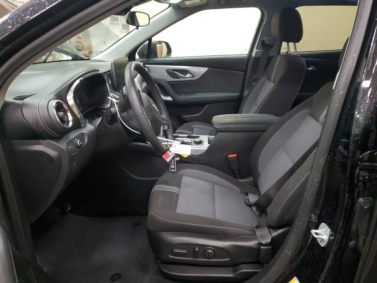 2025 CHEVROLET BLAZER 2LT photo 13