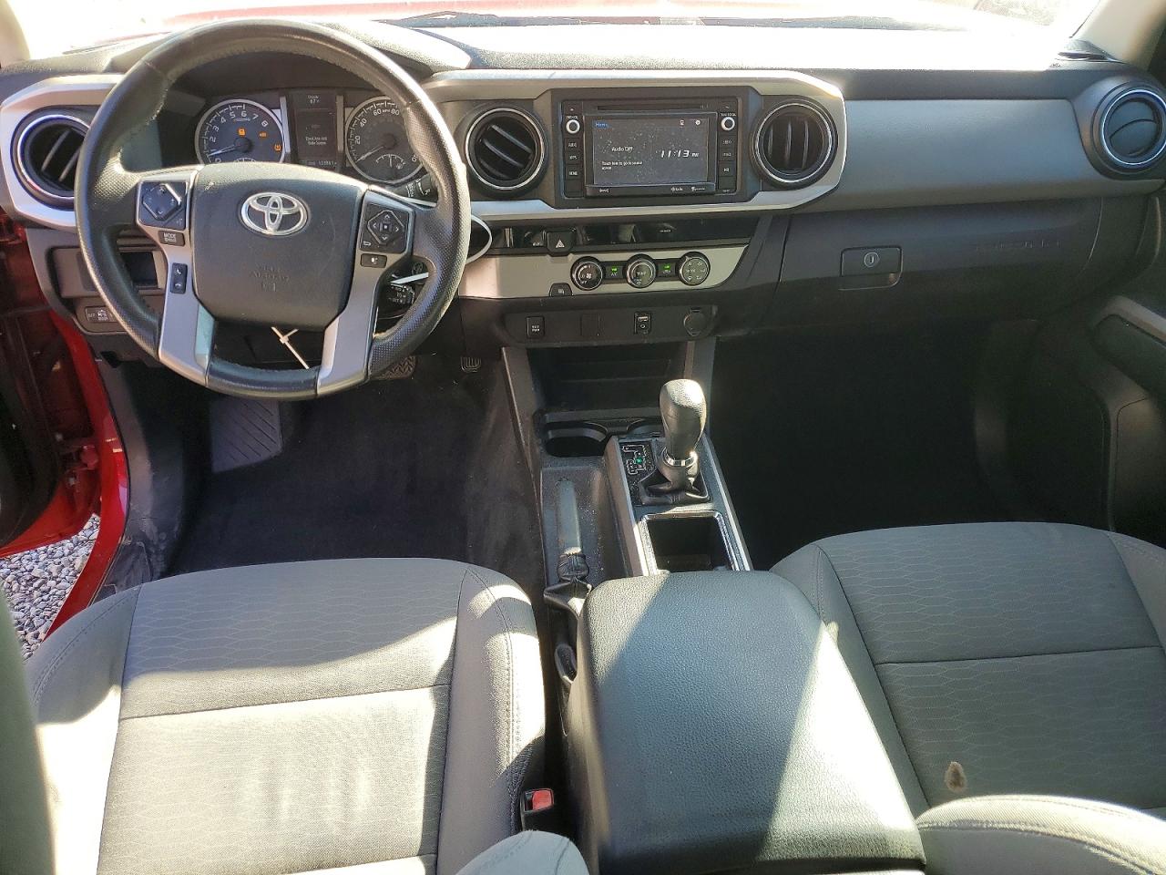 2017 TOYOTA TACOMA photo 22