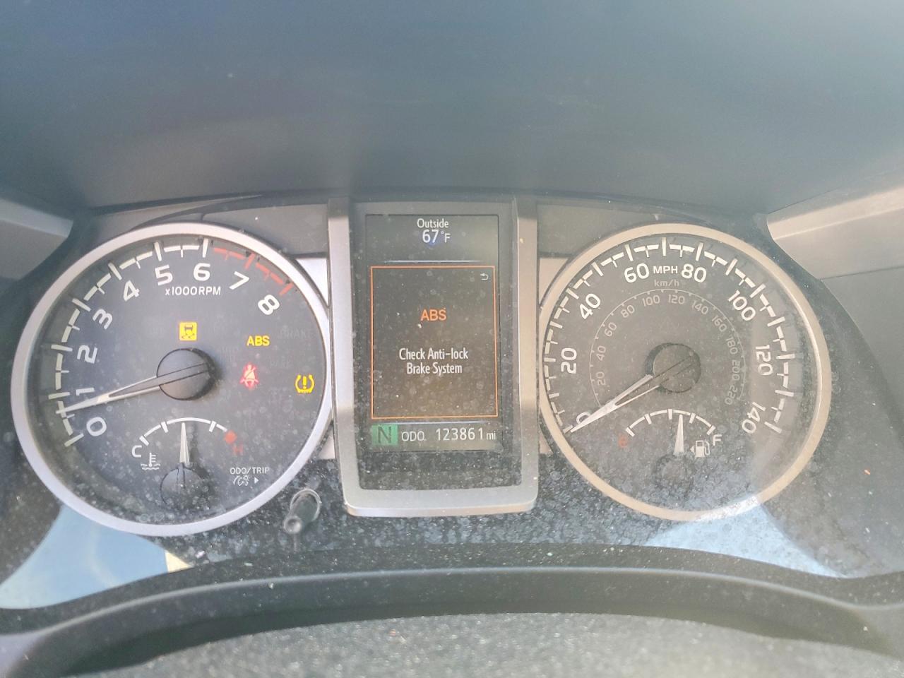 2017 TOYOTA TACOMA photo 25