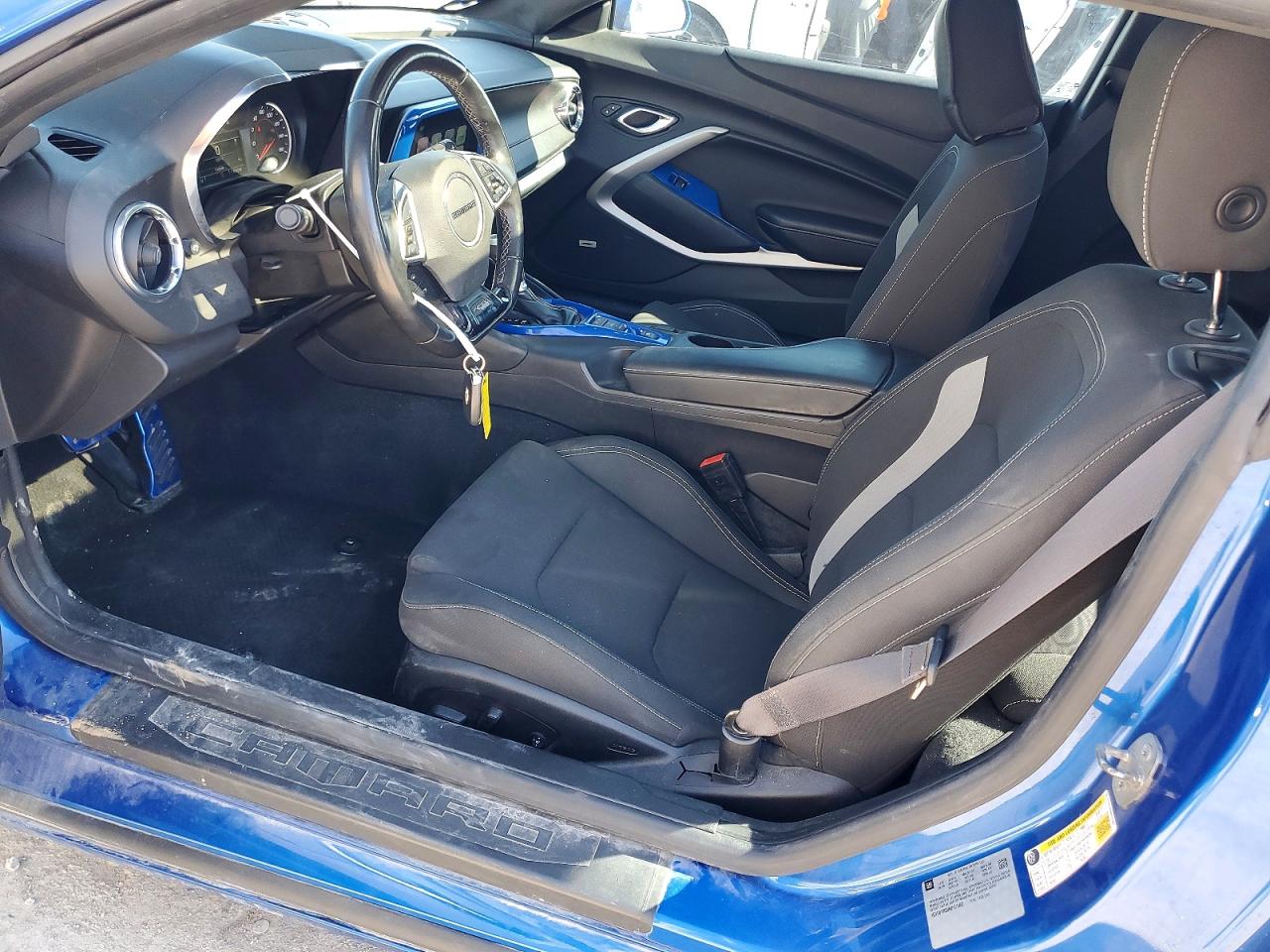 2017 CHEVROLET CAMARO LT photo 13