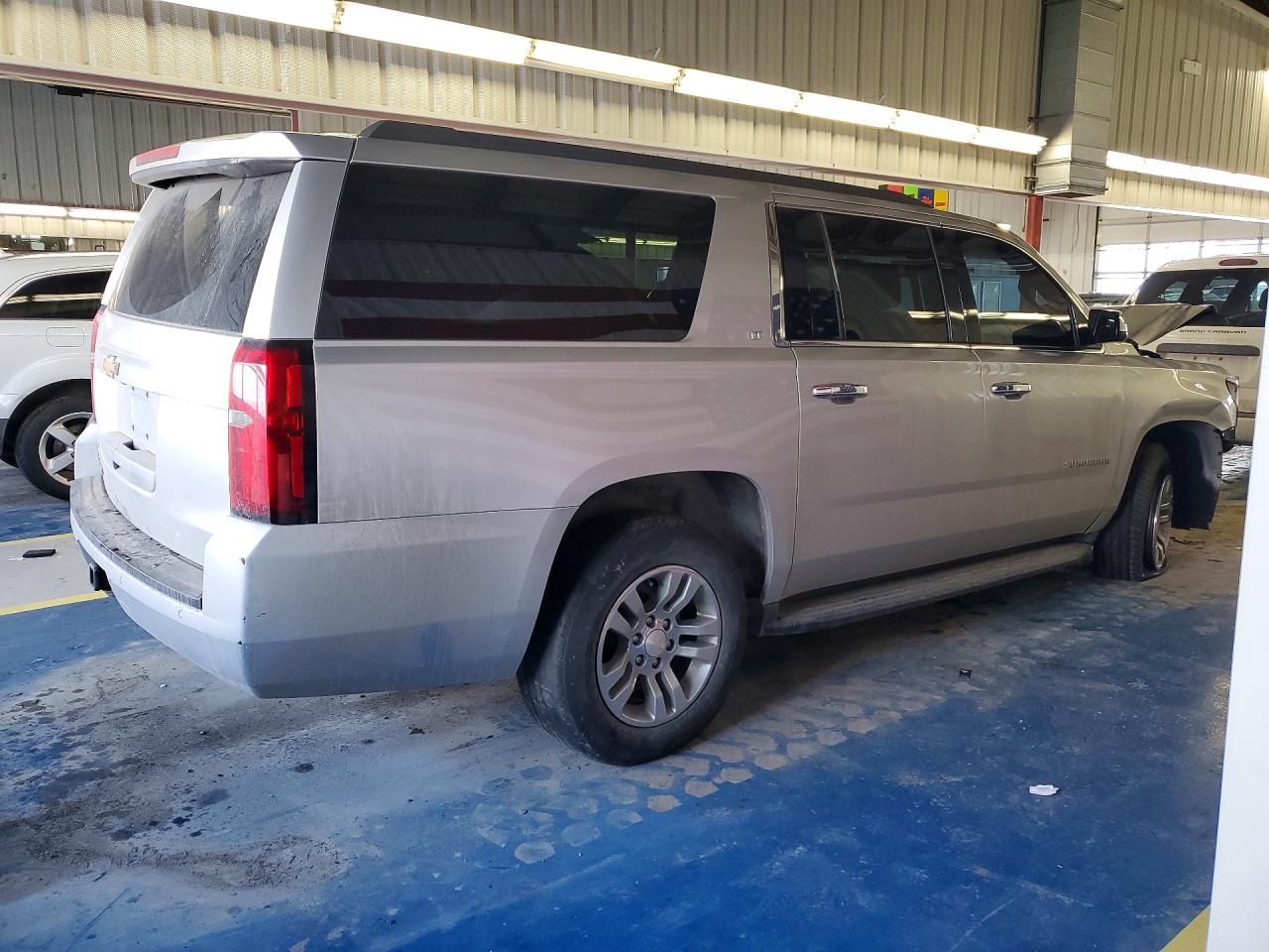 2018 CHEVROLET SUBURBAN K1500 LT photo 3