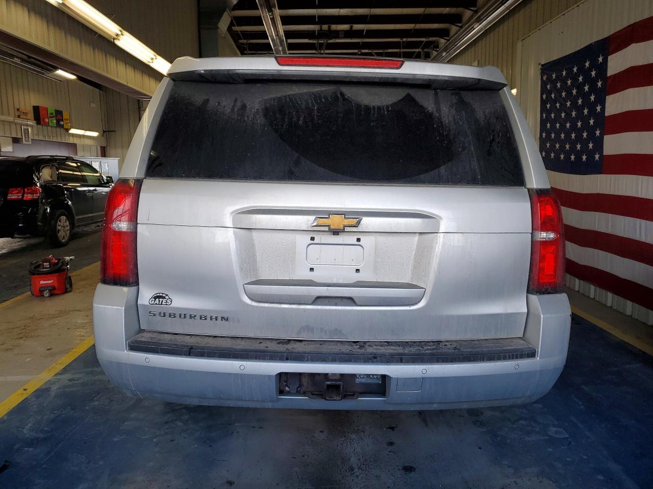 2018 CHEVROLET SUBURBAN K1500 LT photo 6