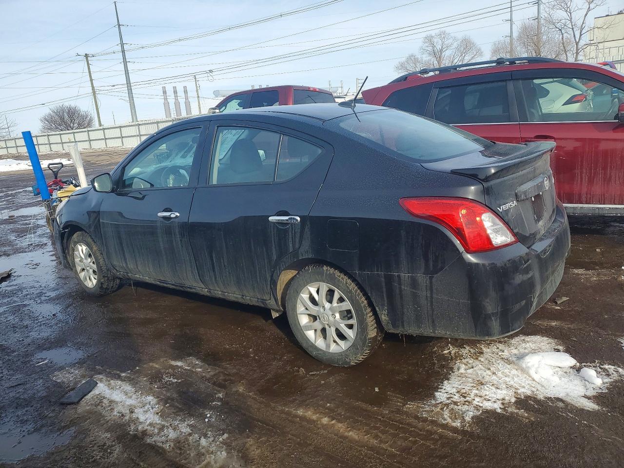 2018 NISSAN VERSA S photo 3
