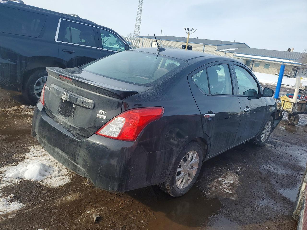 2018 NISSAN VERSA S photo 5