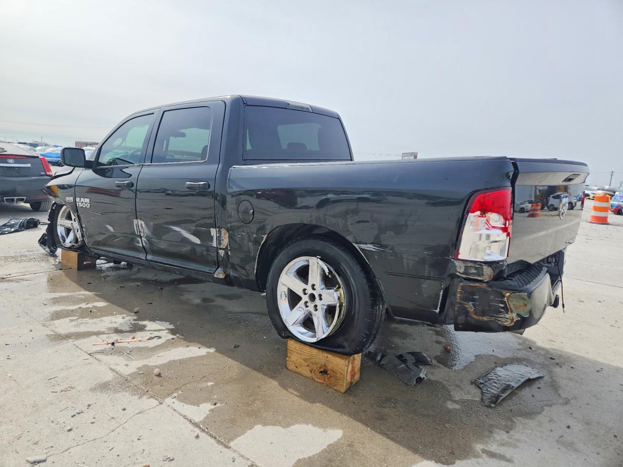 2017 RAM 1500 ST photo 3