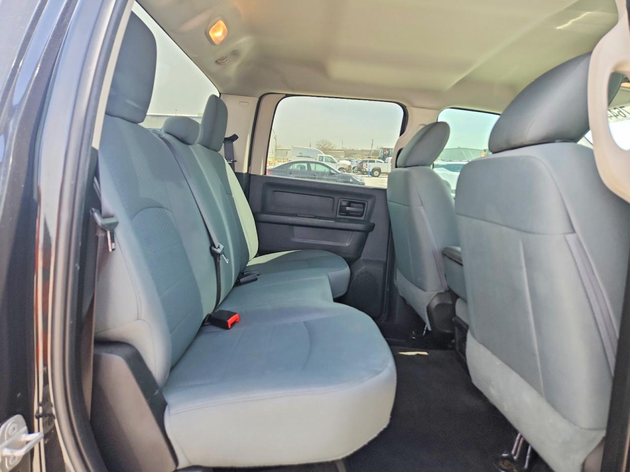 2017 RAM 1500 ST photo 19