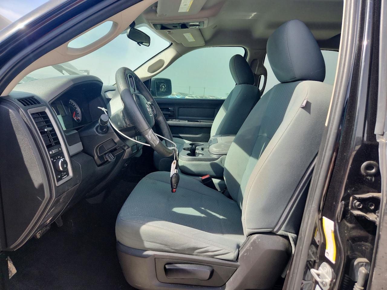 2017 RAM 1500 ST photo 13