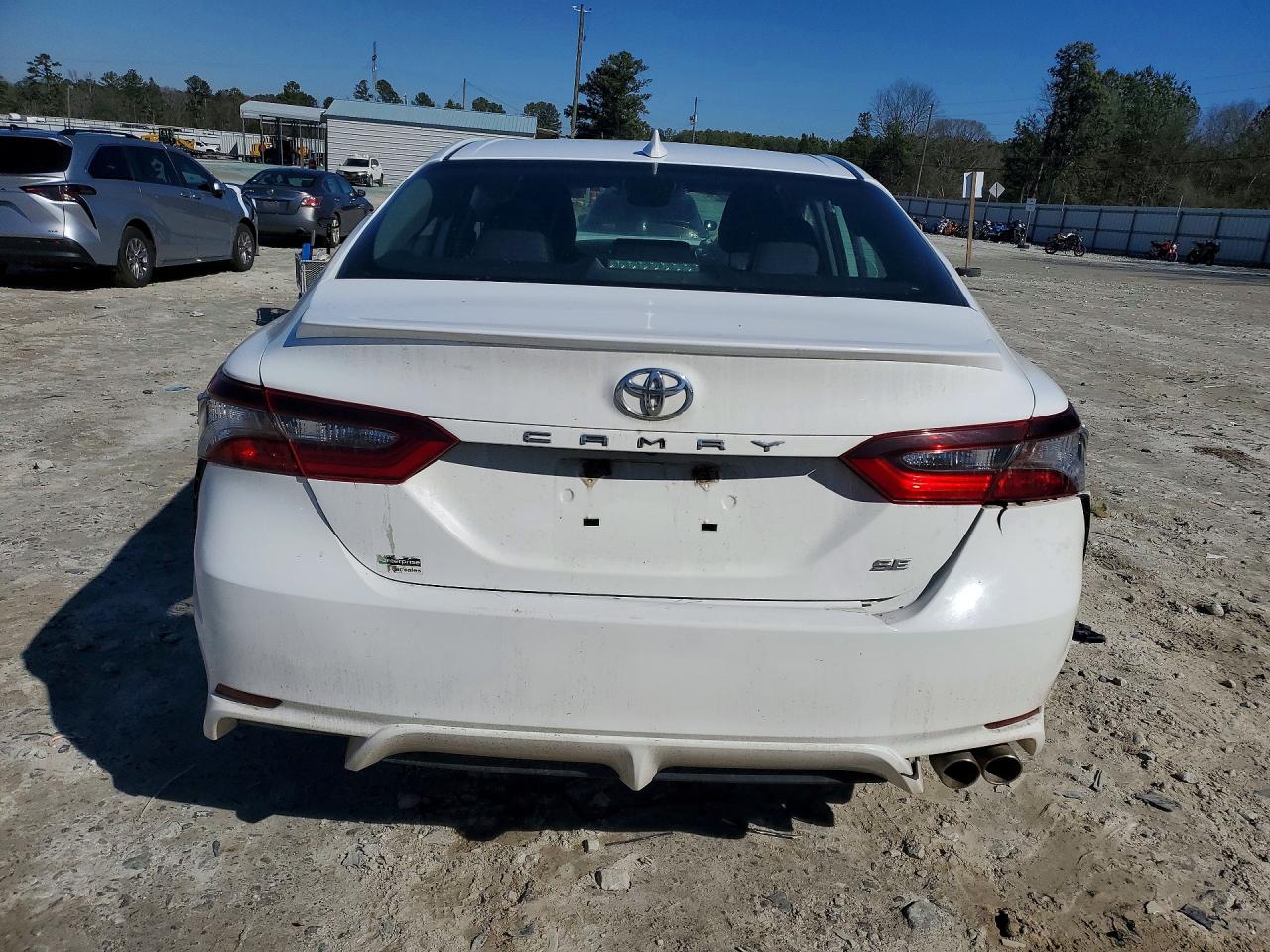 2021 TOYOTA CAMRY SE photo 11