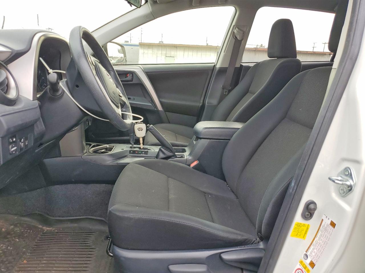 2018 TOYOTA RAV4 LE photo 13